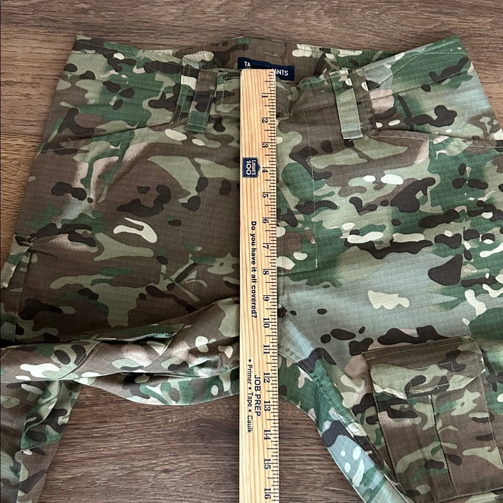 NWOT Tactical Pants Camouflage Cargo Pants Mens Size 32/32‎